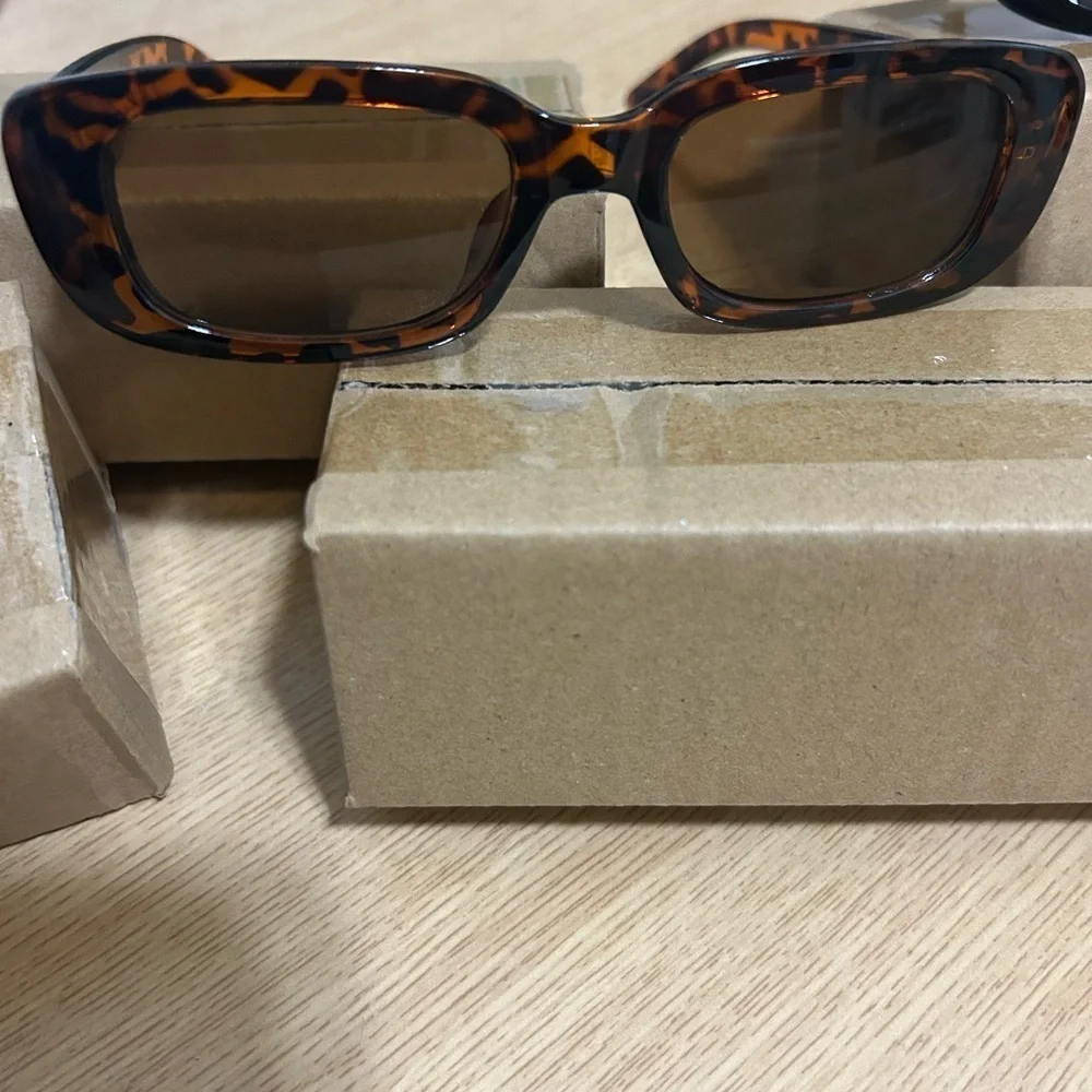 Oval Black Sunglasses